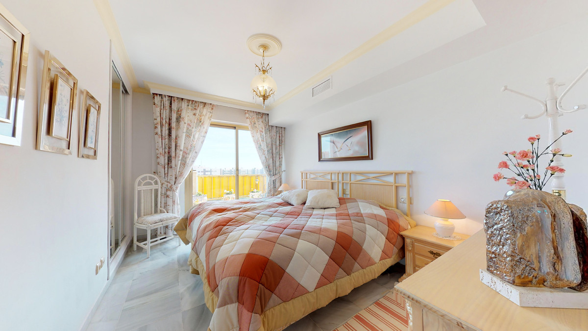 Penthouse for sale in Zona Sohail (Fuengirola)