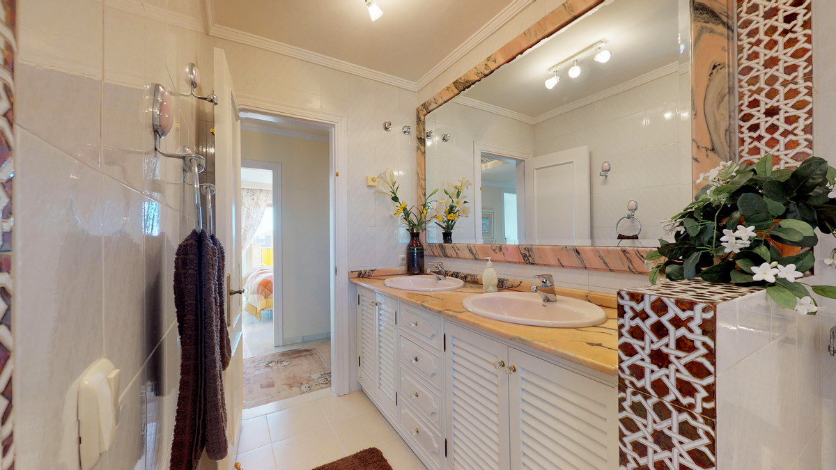 Penthouse for sale in Zona Sohail (Fuengirola)